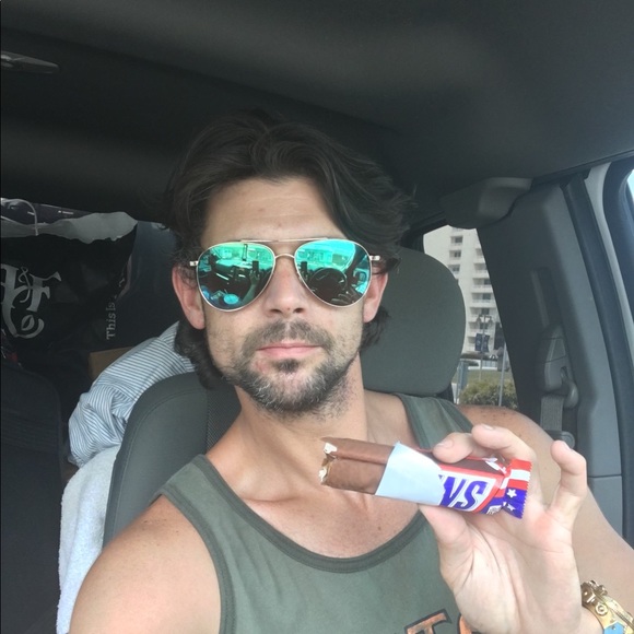 Meet your Posher “The Magic man” - Picture 1 of 3